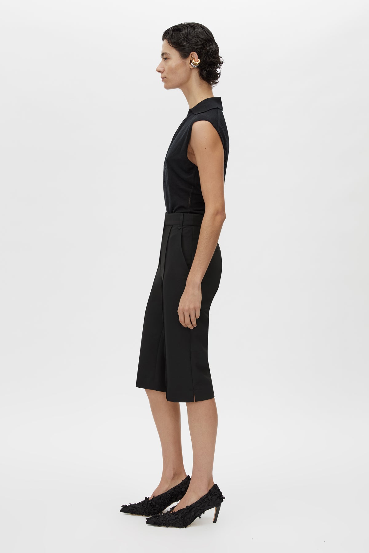 Mackinley Capri Pant in Black - CAMILLA AND MARC C&M Mackinley Capri Pant in Black - CAMILLA AND MARC C&M