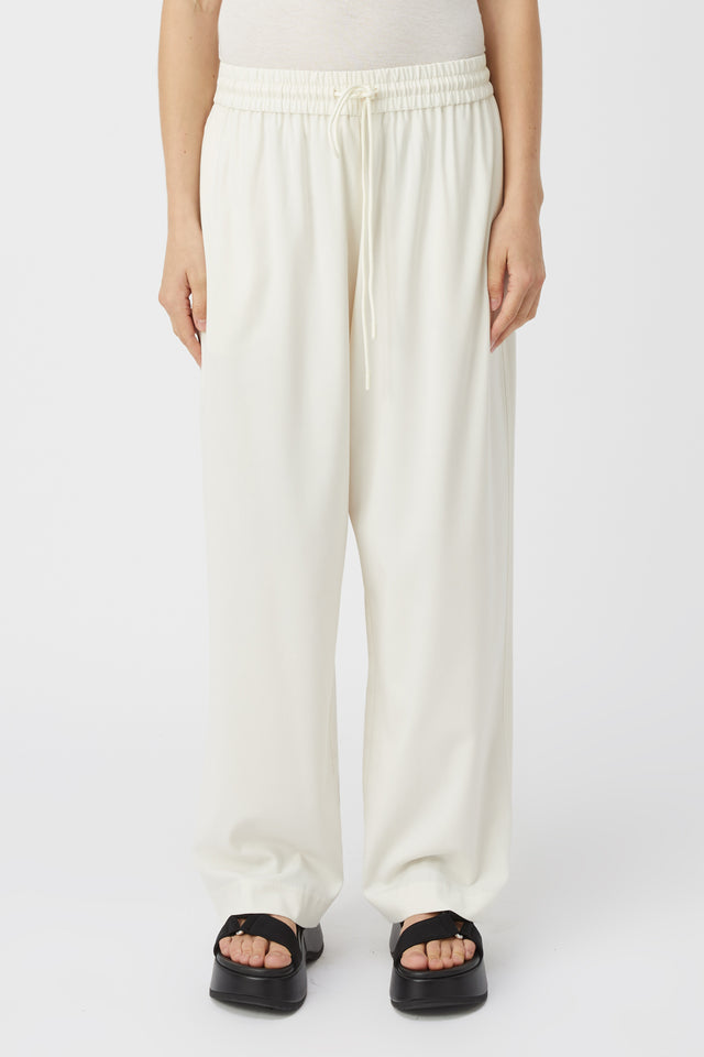 Halston pants deals