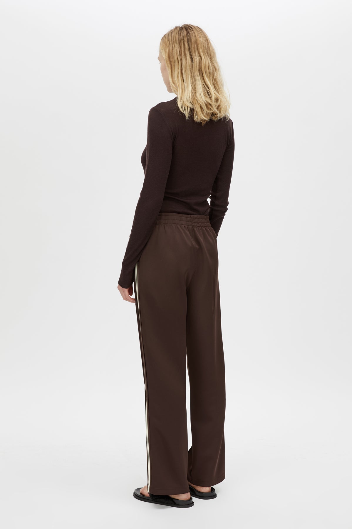 Barre Long Sleeve Top - CAMILLA AND MARC Barre long sleeve crew neck top in chocolate brown