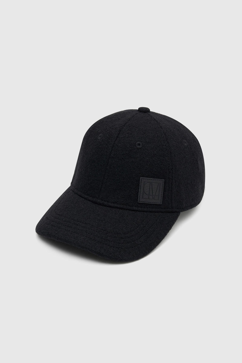 Lupine Boucle Cap in Black - C&M |CAMILLA AND MARC® Official