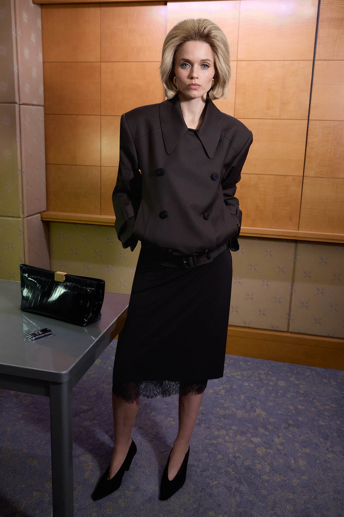 Front view CAMILLA AND MARC Tari Short Trench in Dark Khaki styled on Abbey Lee.