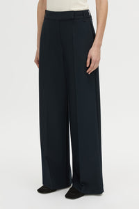 crop view CAMILLA AND MARC Bostan tailored mid-rise pant in navy.