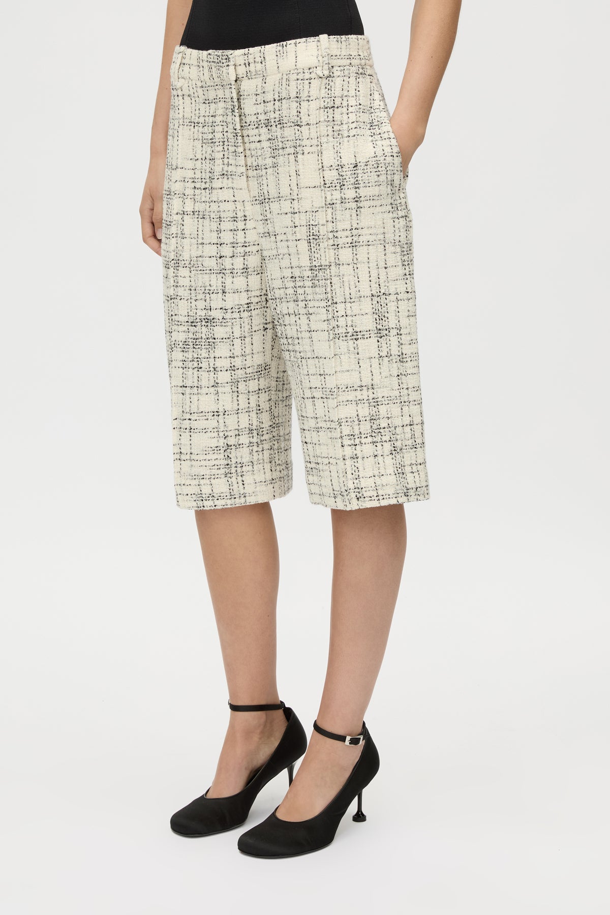 Corvina Short
