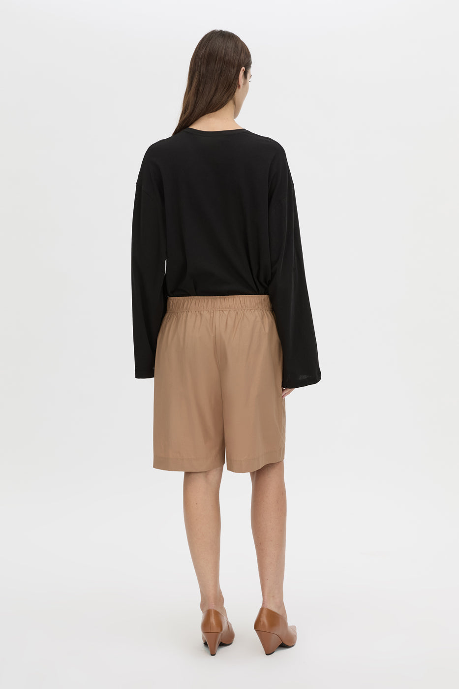 Back view CAMILLA AND MARC Devon bermuda short in rosewood.