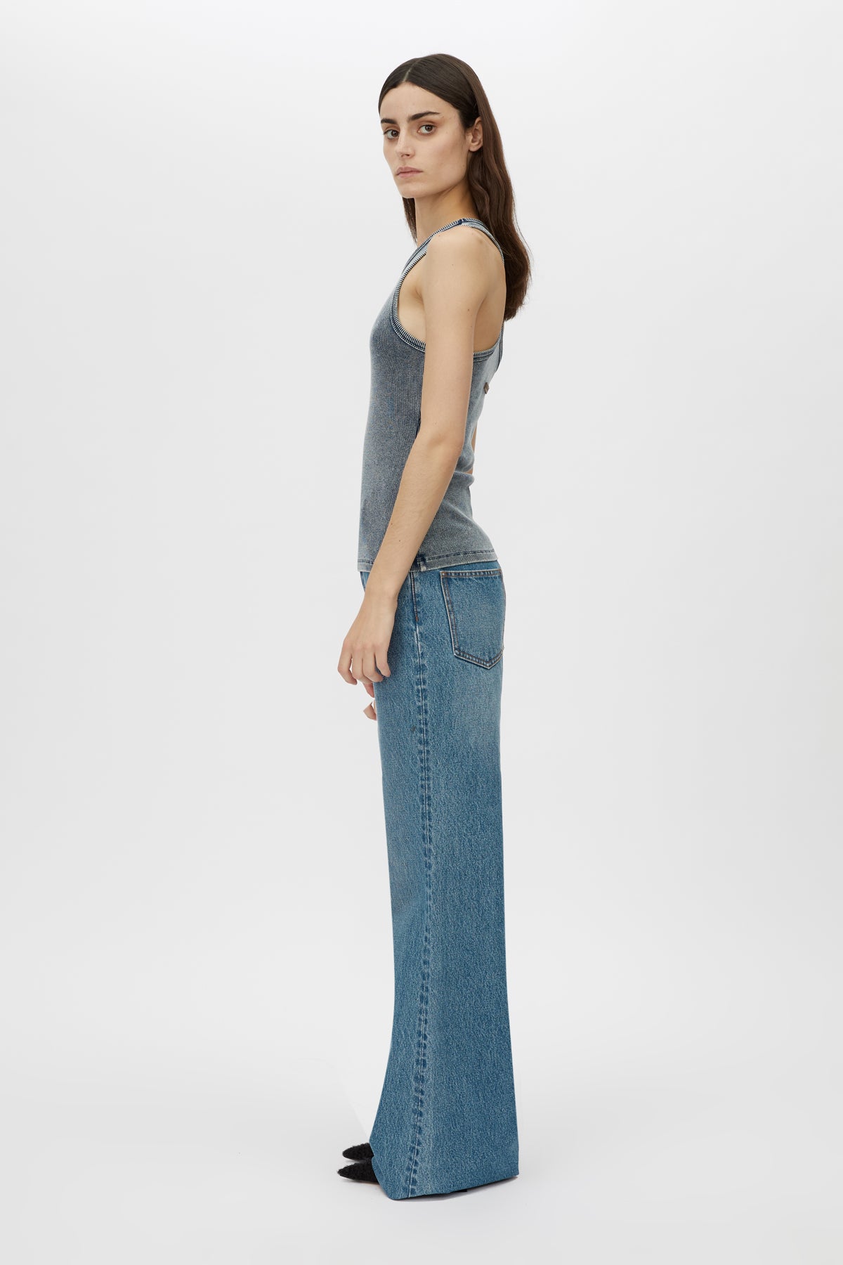 Elara Rib Logo Tank
