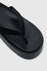 Erin Sandal