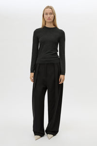 Front view CAMILLA AND MARC Esme Knit Sweater in Graphite Grey with crew neckline, ribbed trims and single‑jersey knit.