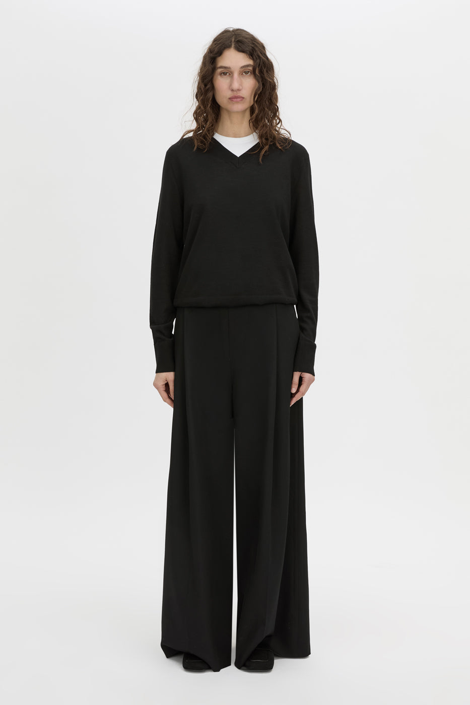 Front view CAMILLA AND MARC Leona V neck sweater in black.