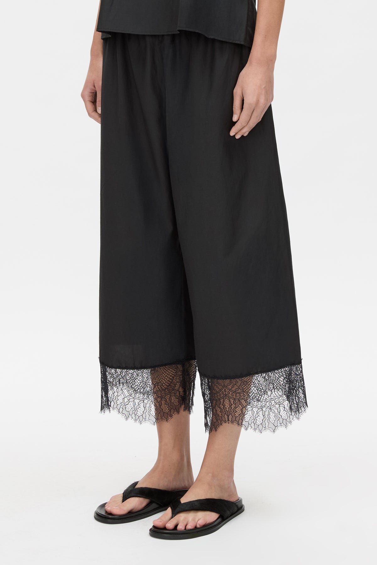 Lira Pant
