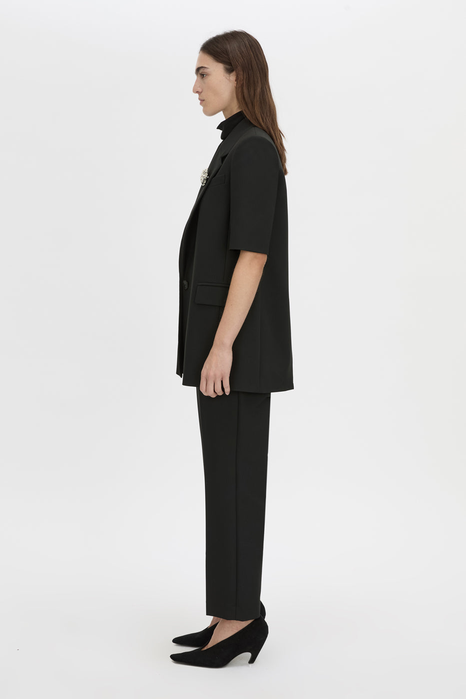 Side view CAMILLA AND MARC Mackinley short sleeve blazer in black.