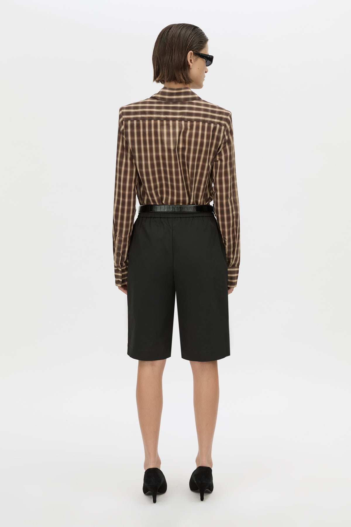 Back view CAMILLA AND MARC Mahdavi bermuda short in black.