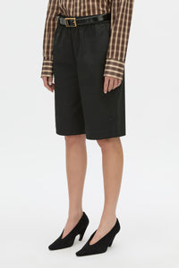 Cropped view CAMILLA AND MARC Mahdavi bermuda short in black.