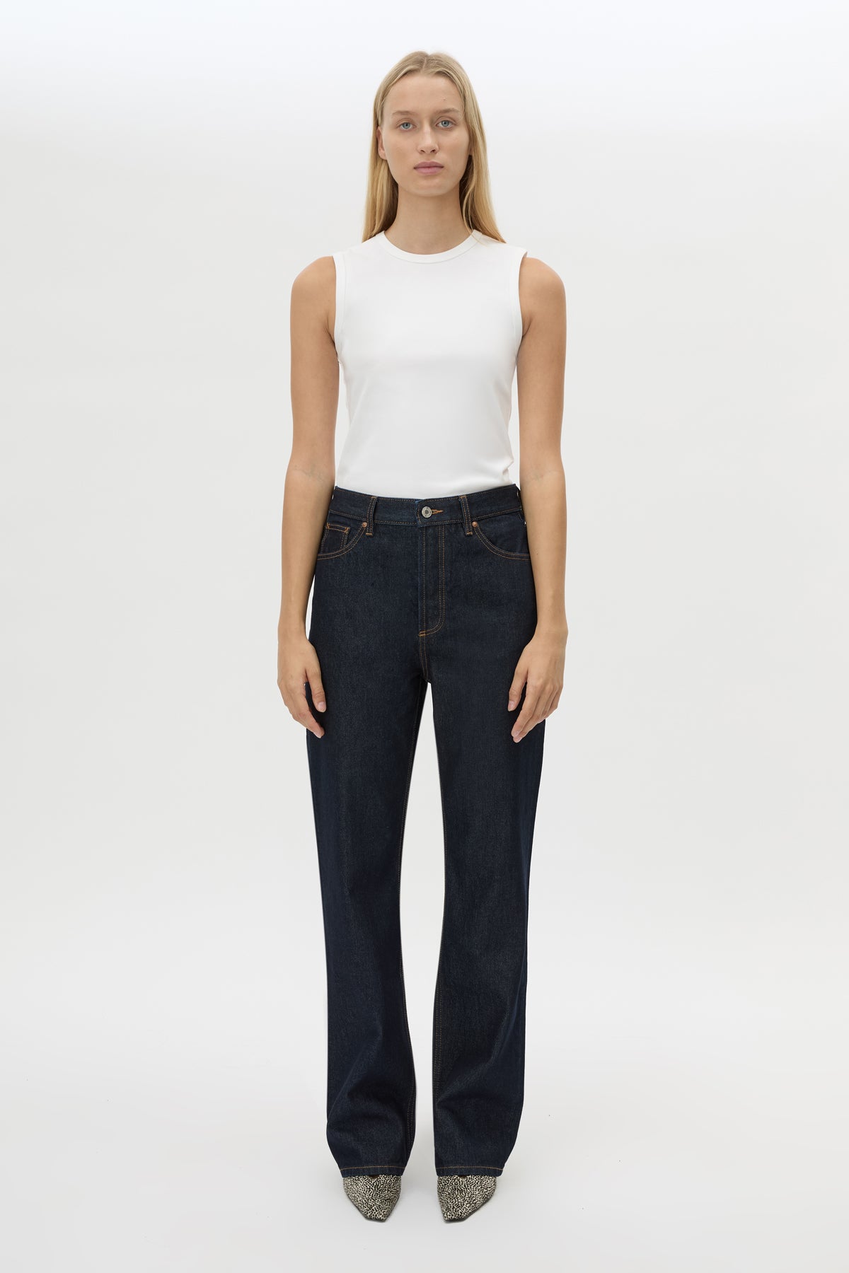 Front view CAMILLA AND MARC Manuela Denim Jean in Indigo with a straight‑leg fit and five‑pocket design.