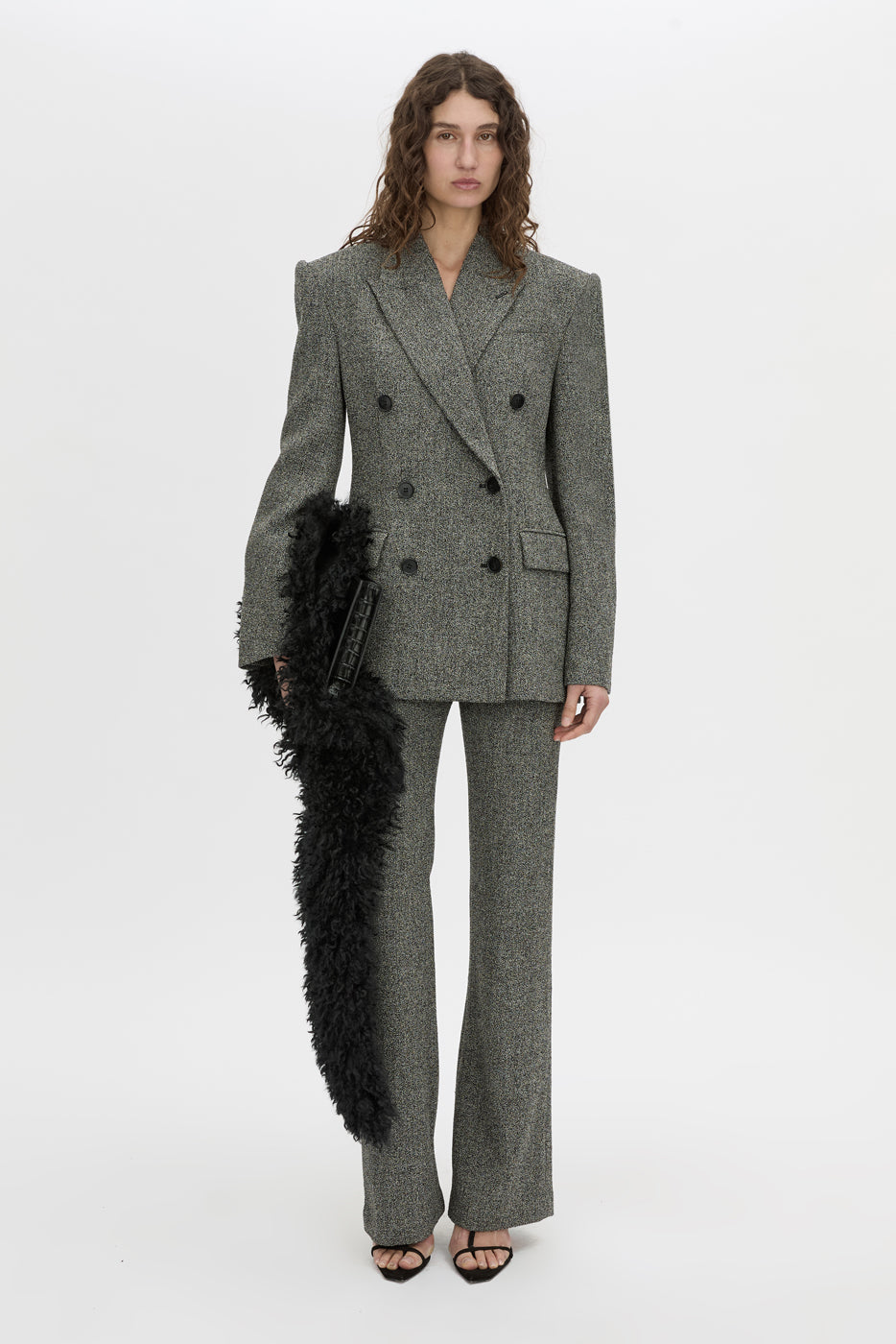 Second styled view CAMILLA AND MARC Renley Stole in black faux‑fur.