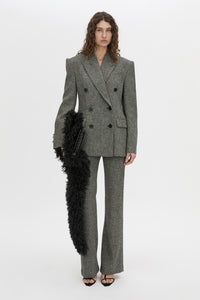 Second styled view CAMILLA AND MARC Renley Stole in black faux‑fur.