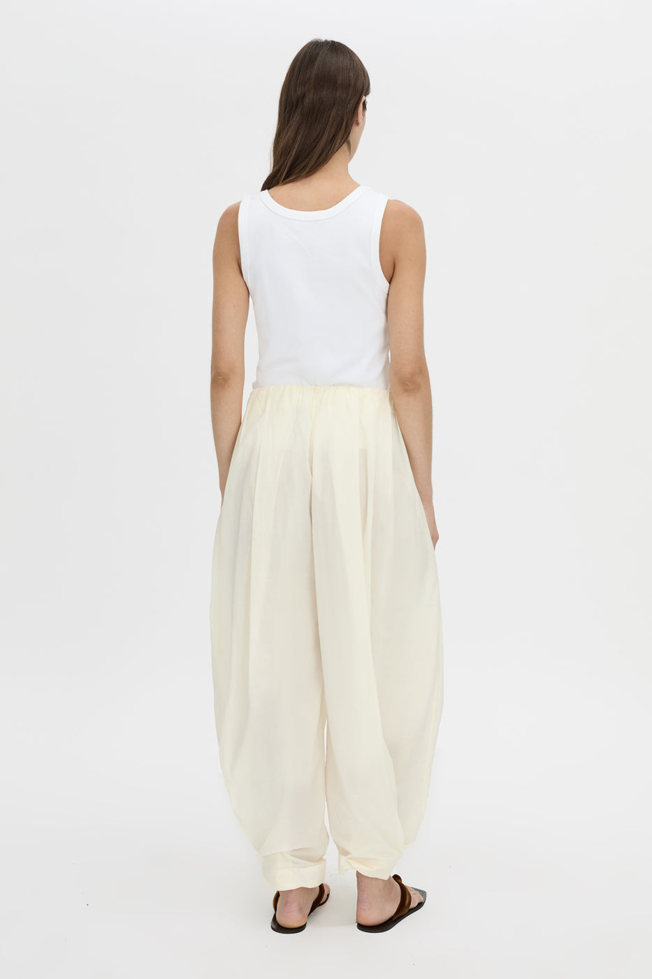Back view CAMILLA AND MARC Rhia Balloon Leg Pant in ivory with an encased gathered elastic waistband.