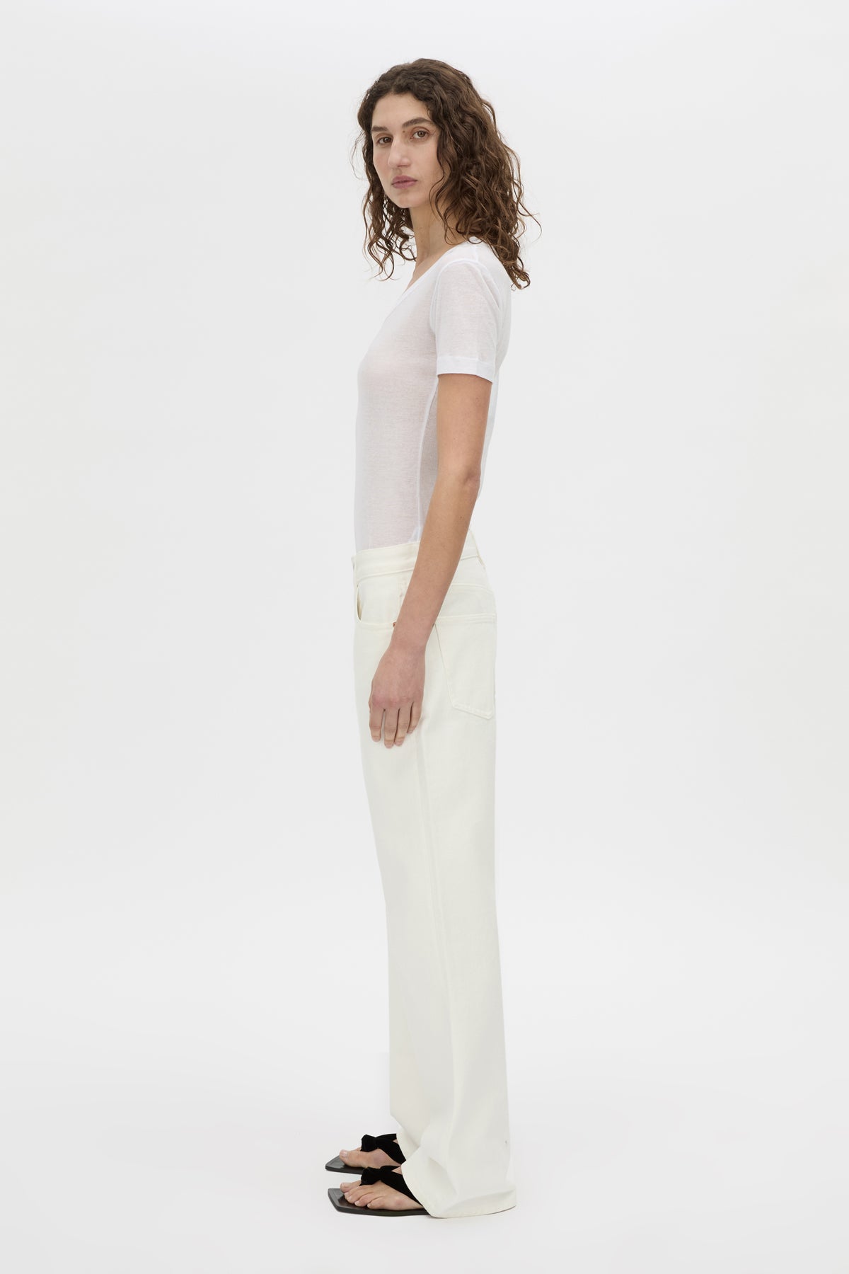 Side view CAMILLA AND MARC Rune Denim Jean in Salt White.