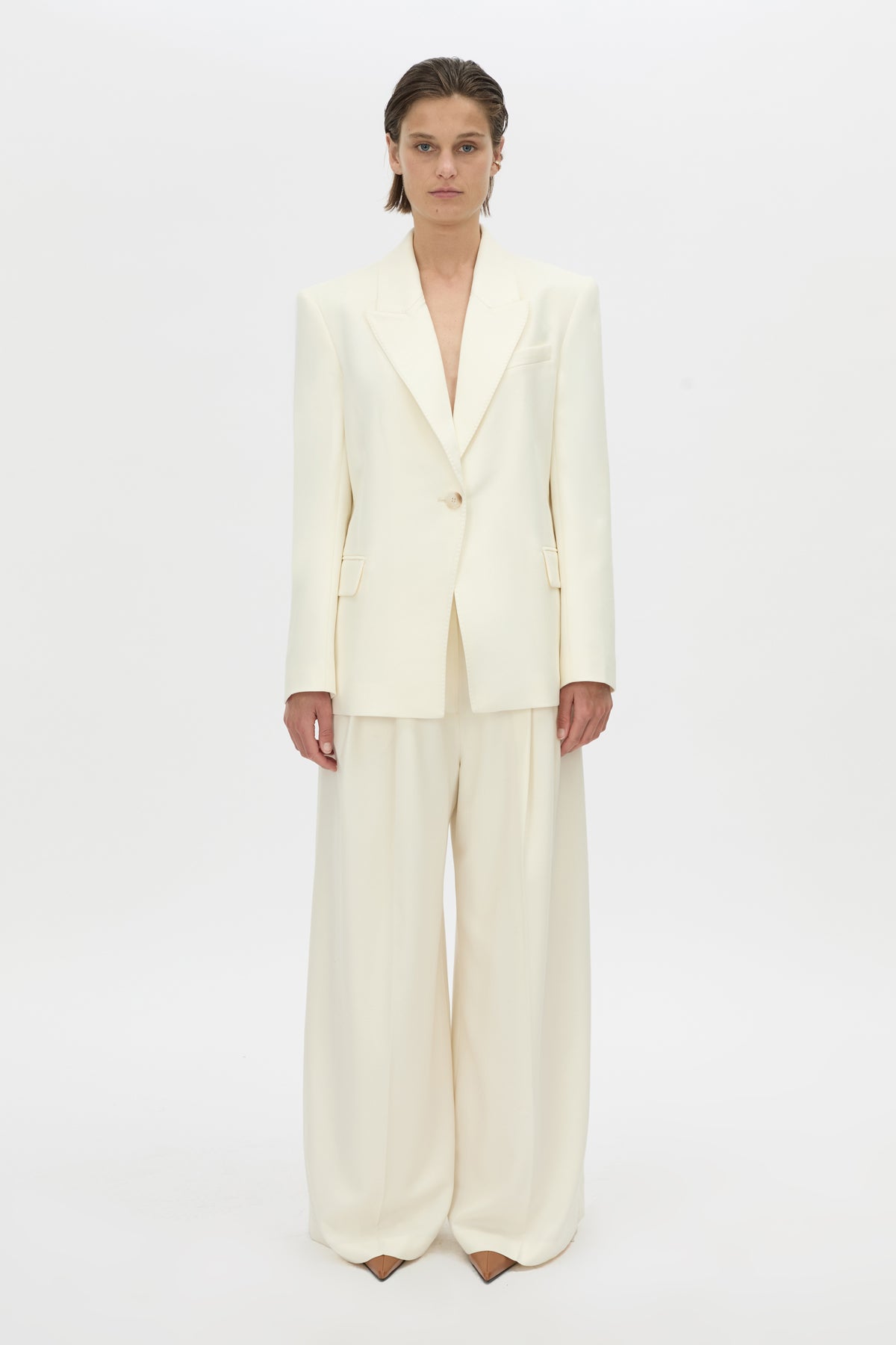 Front styled view CAMILLA AND MARC single-breasted Selin Blazer in cream with relaxed fit.