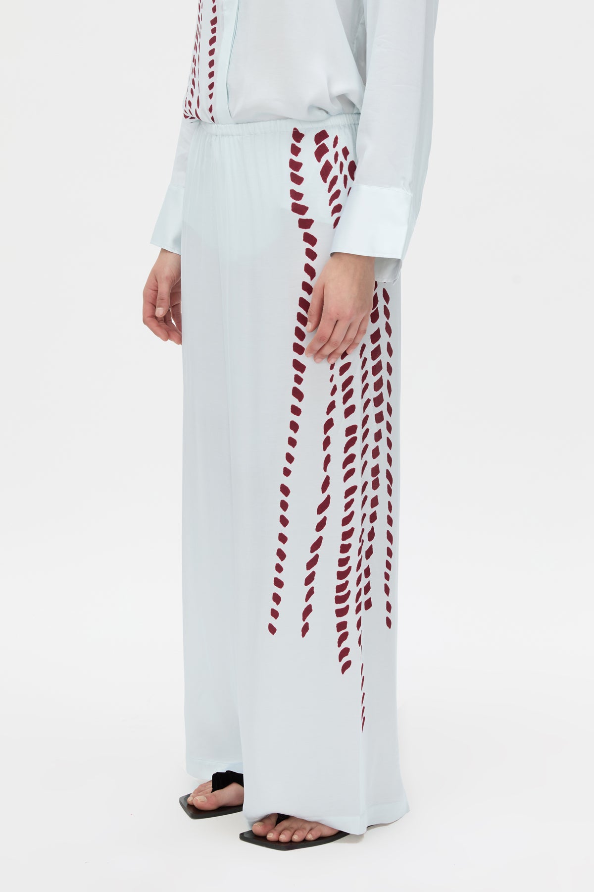 Cropped view CAMILLA AND MARC Suri Wide-Leg Pant in blue suri print with mid‑rise fit.