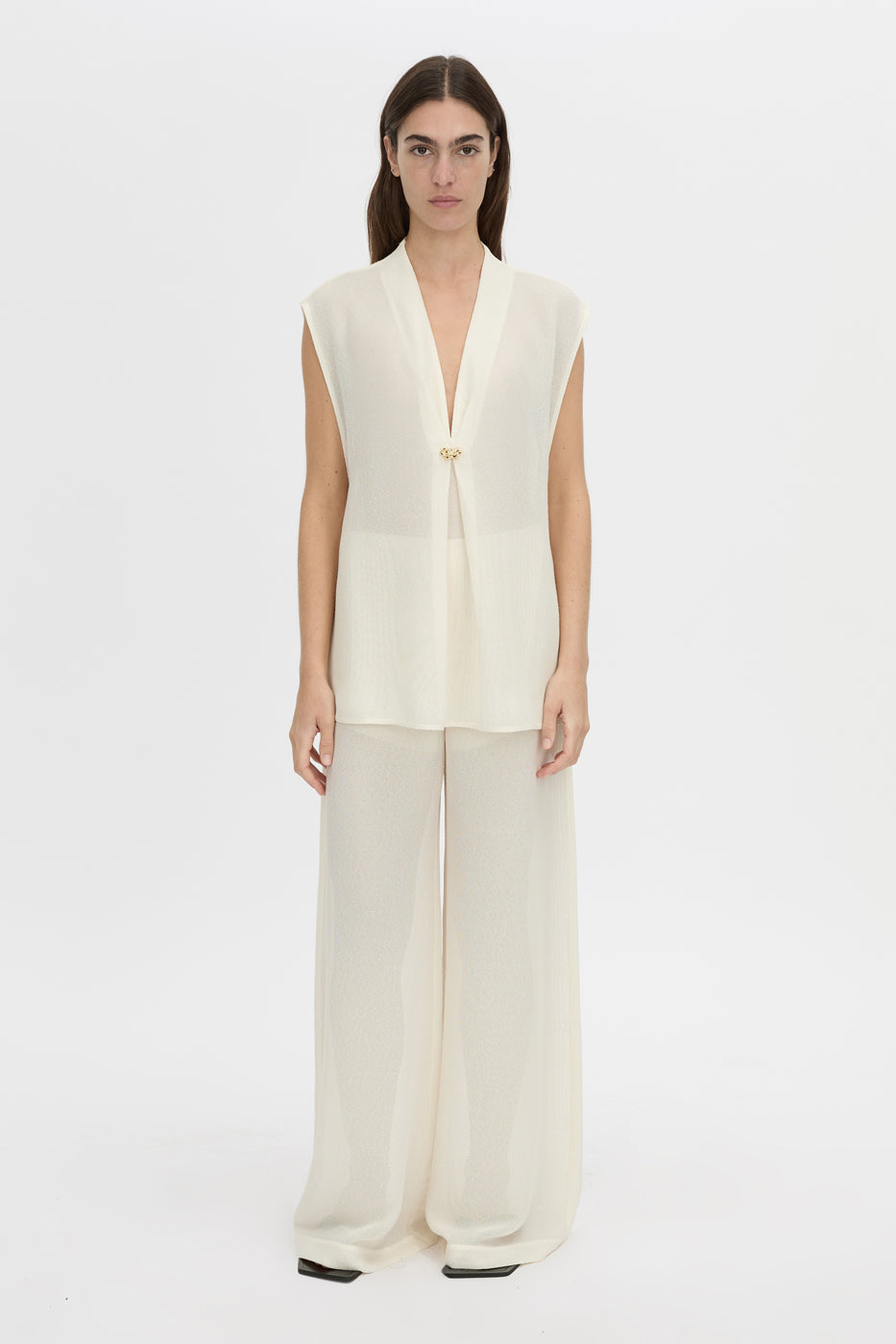 Front view CAMILLA AND MARC Tessara Relaxed Top in cream with cinched V‑neckline.