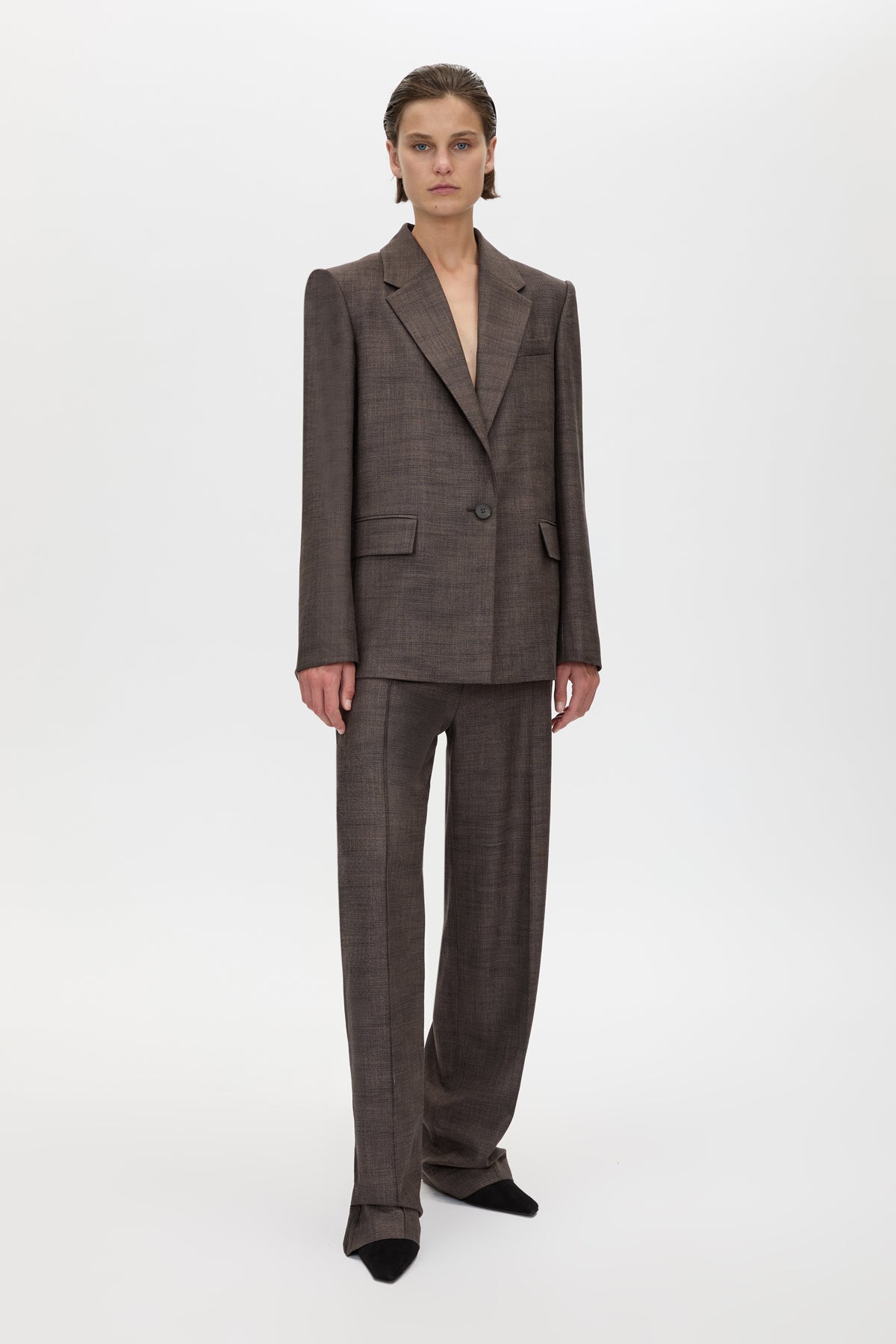 Front-2 view CAMILLA AND MARC single-breasted Verna Relaxed Fit Blazer in chocolate texture.
