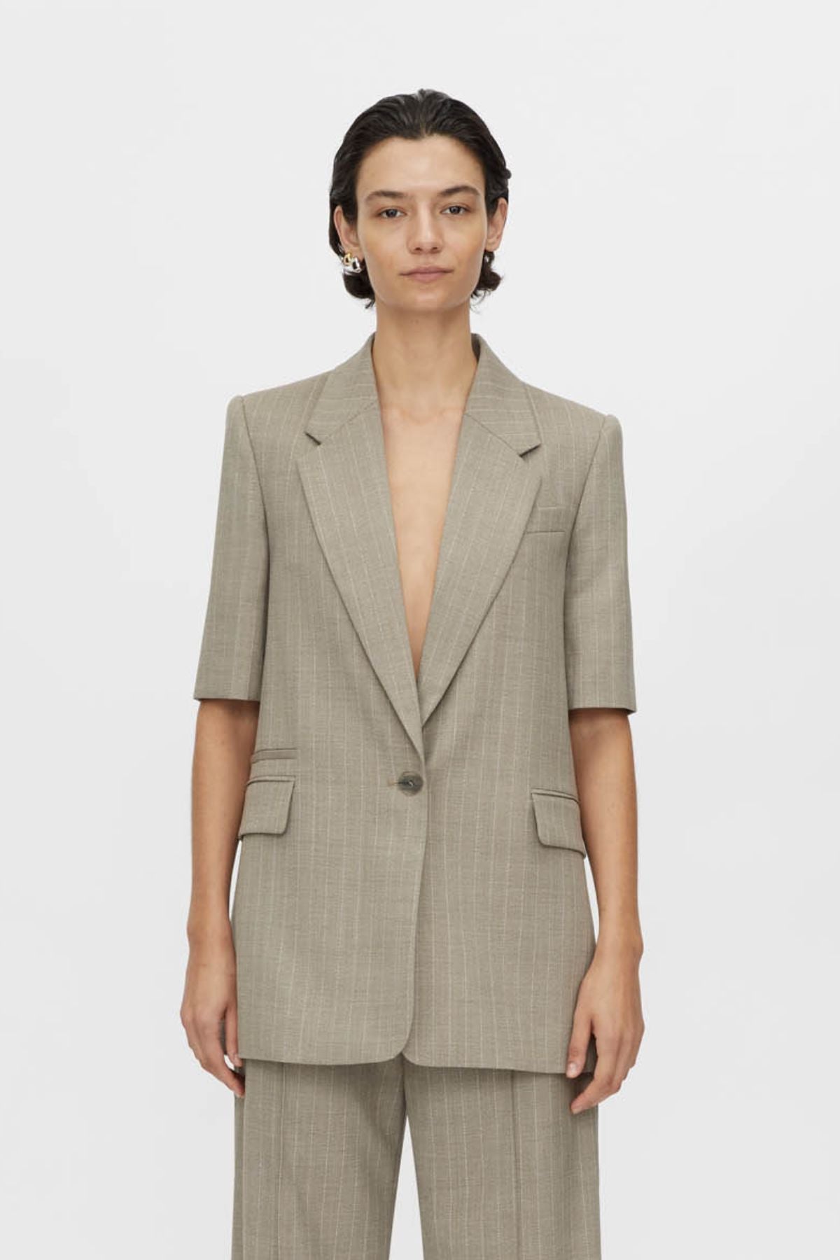 Arnelle Short Sleeve Blazer