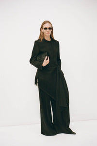 Campaign second view CAMILLA AND MARC Namira Blazer in black with round‑neck tailored design.