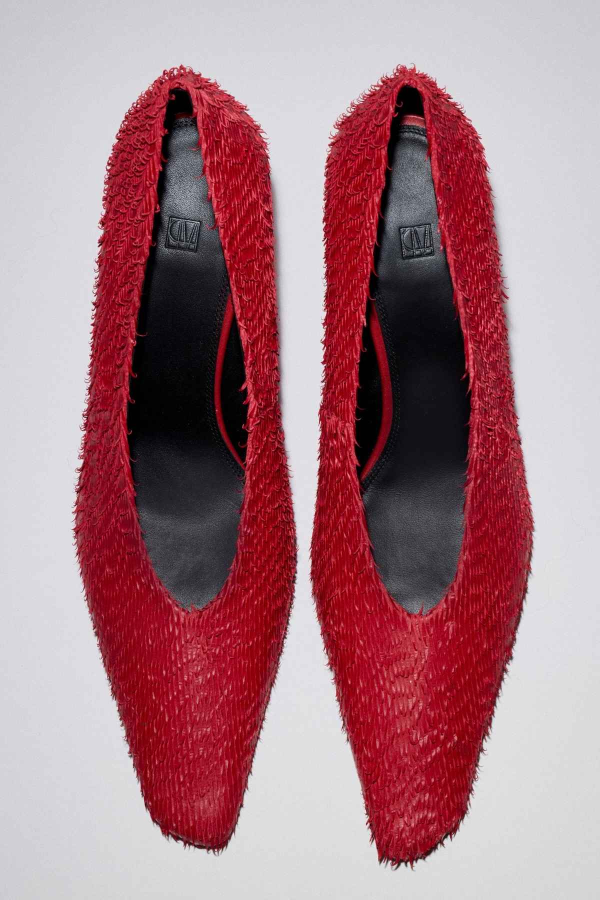 Wave Textured Pump